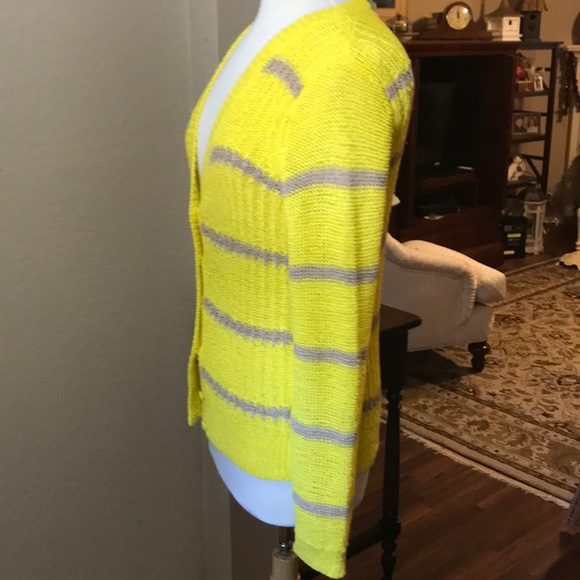 LOFT YELLOW/GRAY CARDI. SIZE M - Picture 4 of 6